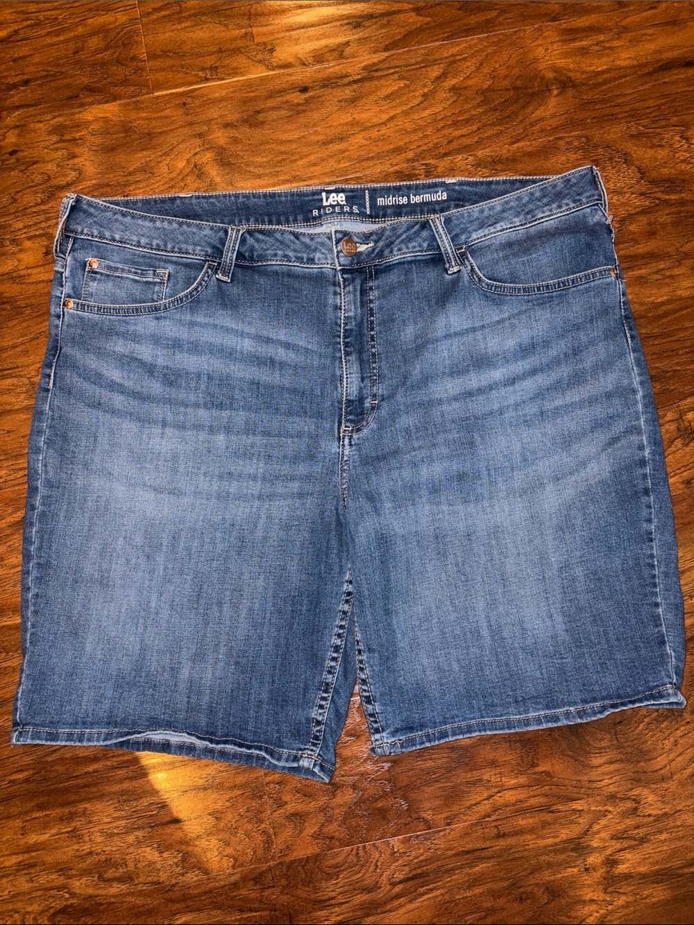 Lee Midrise Bermuda Shorts - Blue Wash Denim 22M